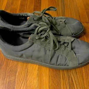 UGG Mens Sneakers in Olive Green Size 14